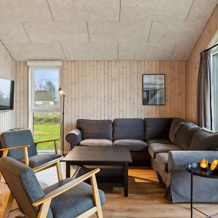 Sea View House With Sauna & Hot Tub For 8 *
