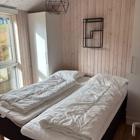 Sea View House With Sauna & Hot Tub For 8 Дом отдыха *