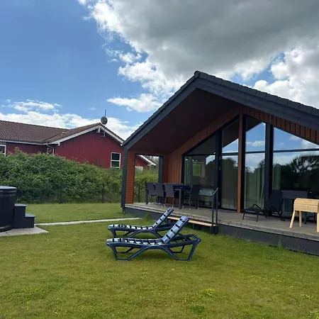 Sea View House With Sauna & Hot Tub For 8 Augustenborg