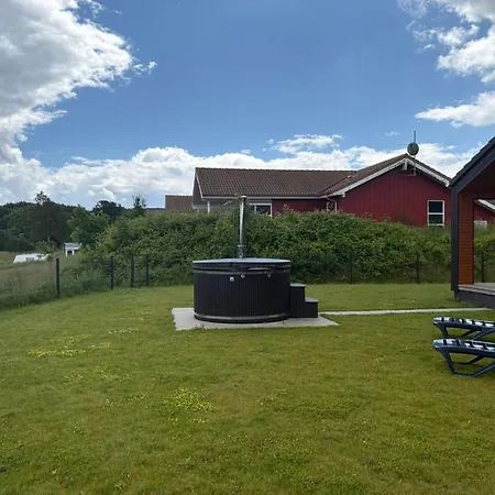 Дом отдыха Sea View House With Sauna & Hot Tub For 8 *