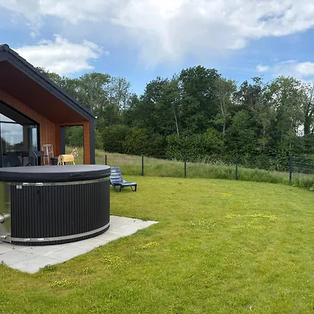 Sea View House With Sauna & Hot Tub For 8 Дом отдыха *