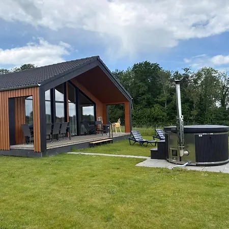 Vakantiehuis Sea View House With Sauna & Hot Tub For 8 Augustenborg